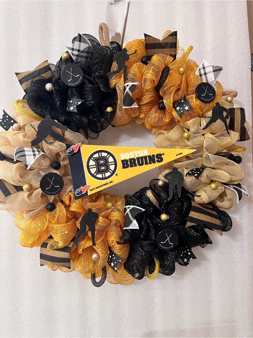 Boston Bruins Black and Gold Decorative Wreath - Team Fan Home Accent
